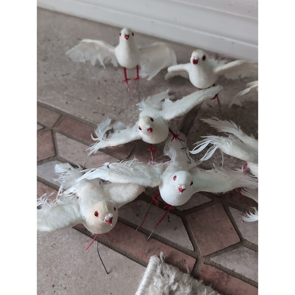 Vintage White Doves Birds Christmas Tree Ornaments Feathers Pics Lot of 24 - Picture 5 of 8